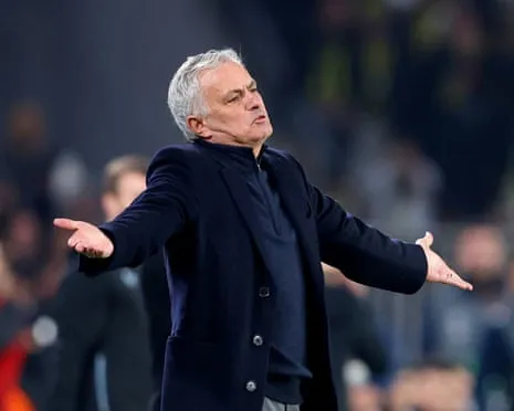 The Eagles Engaged in Discussions to Bring In José Mourinho Following Dismissal of Bruno Lage